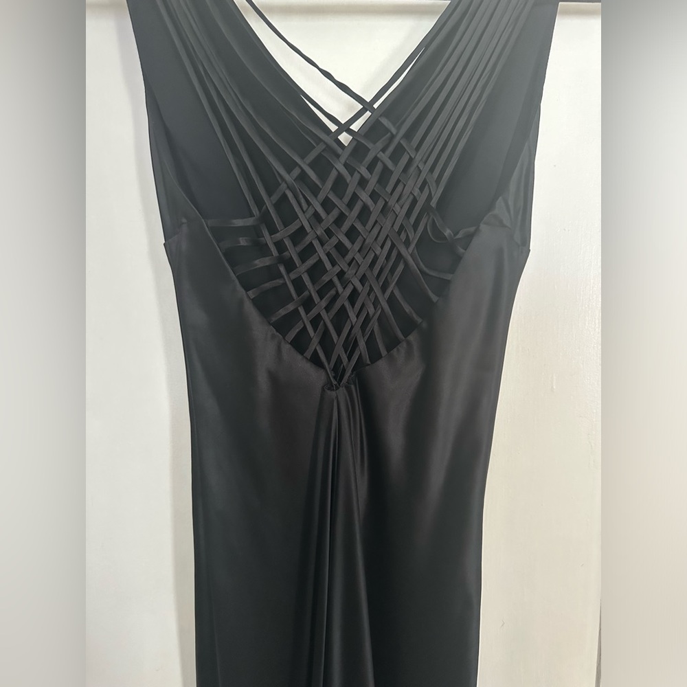 BCBG MaxAzria 100% Silk Black Maxi Dress Gown with Back Detail Sz 2 - Picture 3 of 5